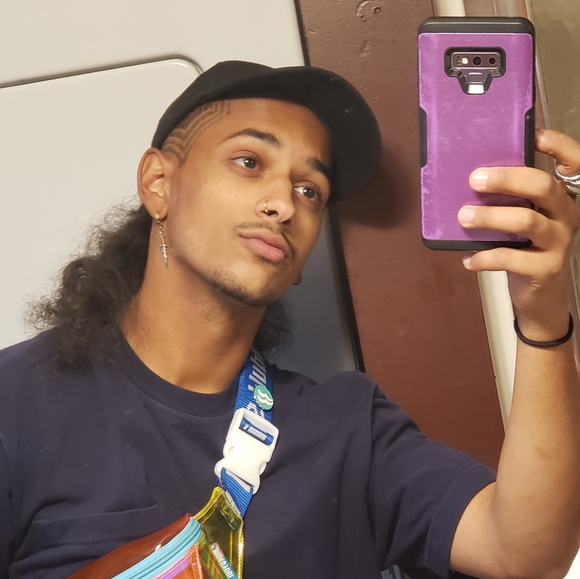 Meet your Posher, Michael 🌺🏝 - Picture 6 of 16